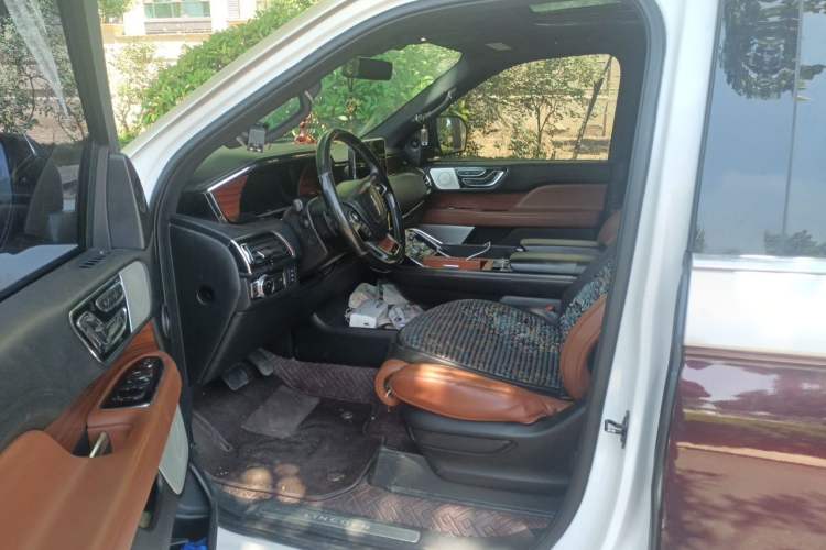 Used Lincoln Navigator 2018 3.5T Prestige Version China V Emission Standard Left Front Seat