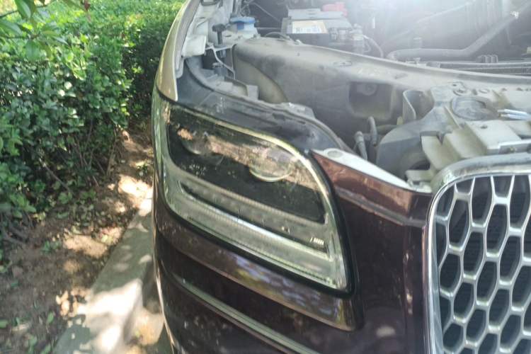 Used Lincoln Navigator 2018 3.5T Prestige Version China V Emission Standard Right Front Headlight