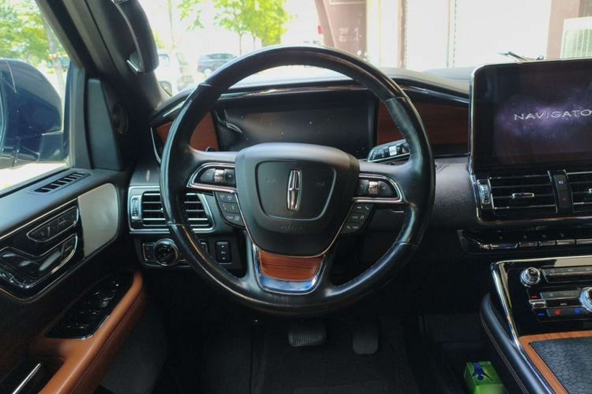 Used Lincoln Navigator 2018 3.5T Prestige Version China V Emission Standard Steering Wheel