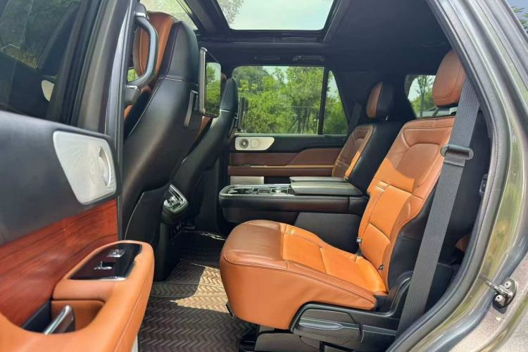 Used Lincoln Navigator 2018 3.5T Prestige Version China V Emission Standard Interior 3