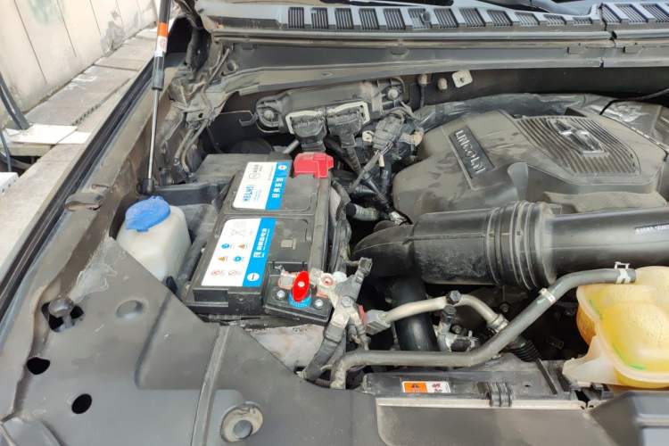 Used Lincoln Navigator 2018 3.5T Prestige Version China V Emission Standard Engine Bay Right