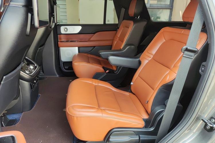 Used Lincoln Navigator 2018 3.5T Prestige Version China V Emission Standard Left Rear Seat