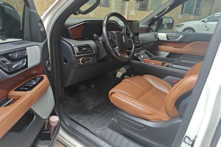Used Lincoln Navigator 2018 3.5T Prestige Version China V Emission Standard Driver Seat