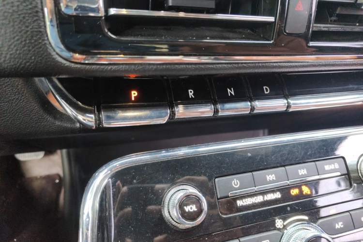 Used Lincoln Navigator 2018 3.5T Prestige Version China V Emission Standard Gear Lever