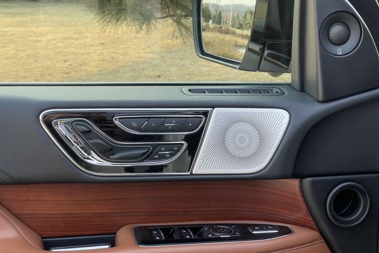 Used Lincoln Navigator 2018 3.5T Prestige Version China V Emission Standard Interior 3