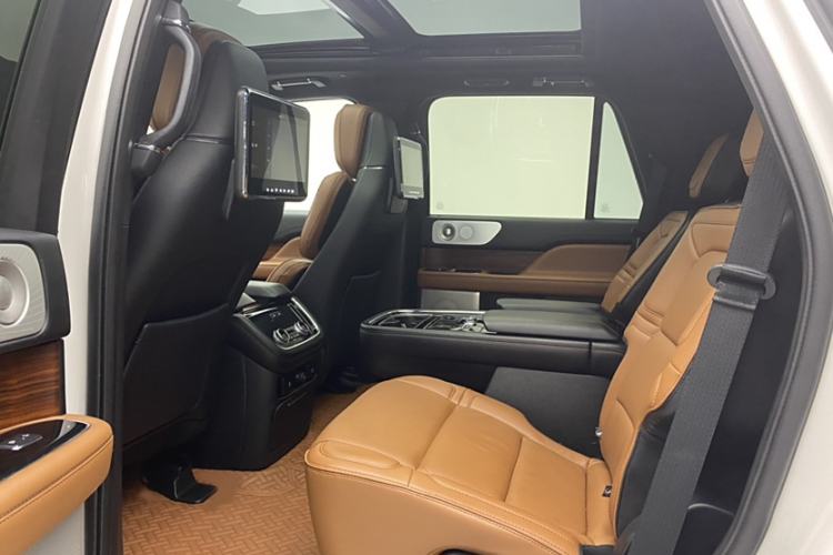 Used Lincoln Navigator 2018 3.5T Prestige Version China V Emission Standard Interior 3
