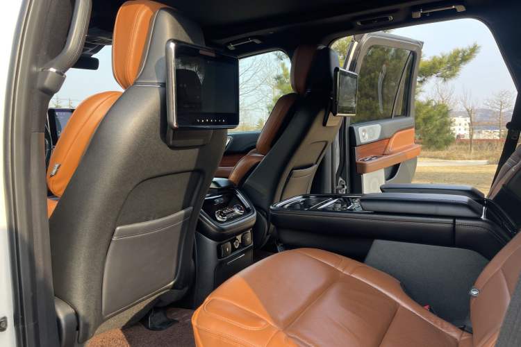 Used Lincoln Navigator 2018 3.5T Prestige Version China V Emission Standard Interior 8