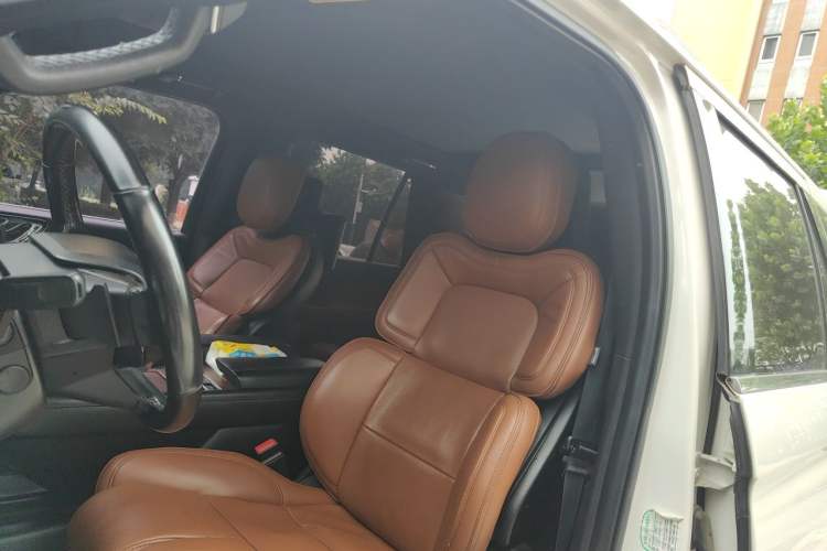 Used Lincoln Navigator 2018 3.5T Prestige Version China V Emission Standard Left Front Seat