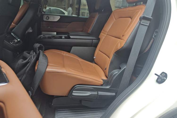 Used Lincoln Navigator 2018 3.5T Prestige Version China V Emission Standard Left Rear Seat