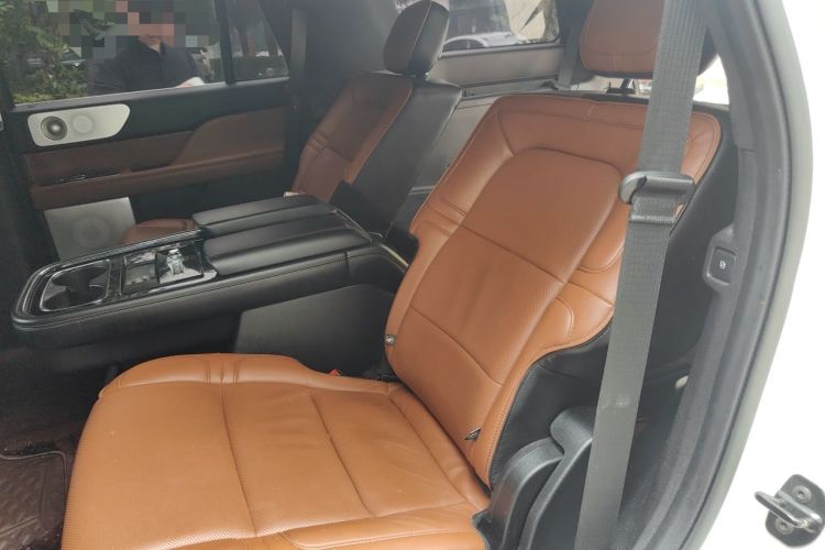Used Lincoln Navigator 2018 3.5T Prestige Version China V Emission Standard Left Rear Seat