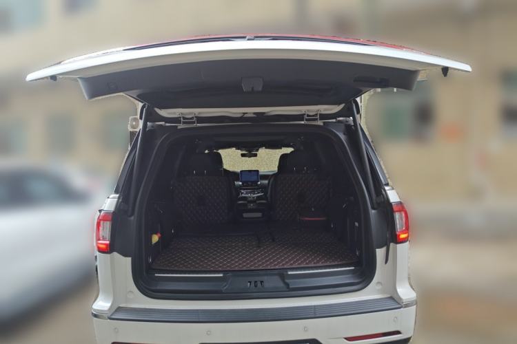 Used Lincoln Navigator 2018 3.5T Prestige Version China V Emission Standard Trunk