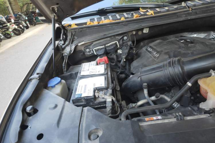 Used Lincoln Navigator 2018 3.5T Prestige Version China V Emission Standard Engine Bay Right
