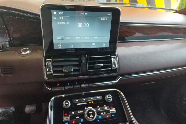 Used Lincoln Navigator 2019 3.5T Presidential Series China VI Standard Audio And AC Panel