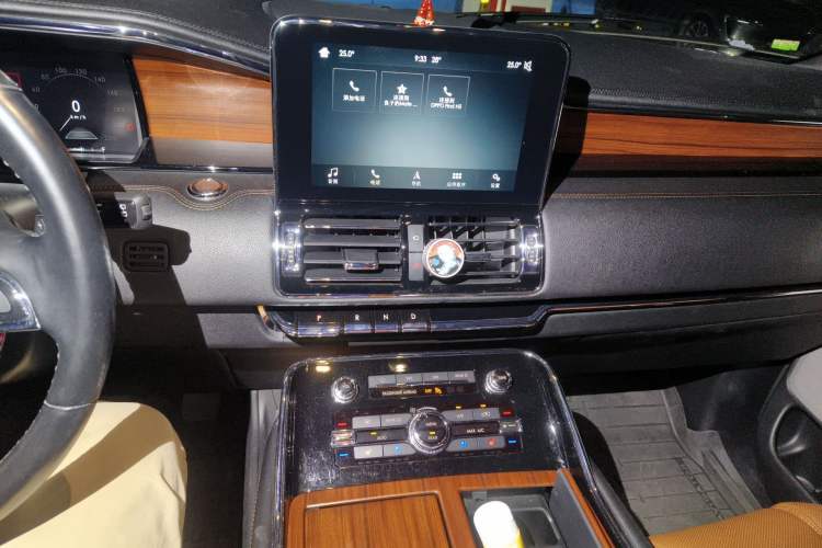 Used Lincoln Navigator 2019 3.5T Prestige Version China VI Standard Audio And AC Panel