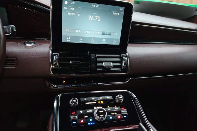 Used Lincoln Navigator 2019 3.5T Presidential Series China VI Standard Audio And AC Panel