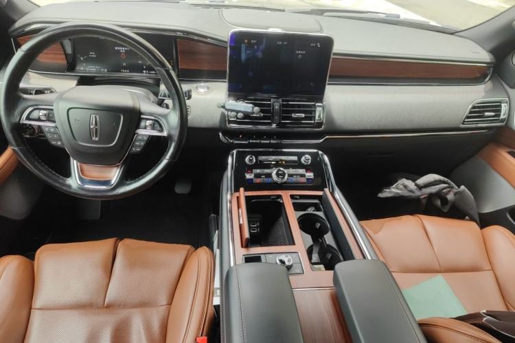 Used Lincoln Navigator 2019 3.5T Prestige Version China VI Standard Center Console