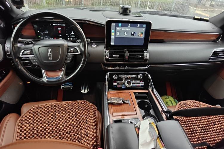 Used Lincoln Navigator  Center Console