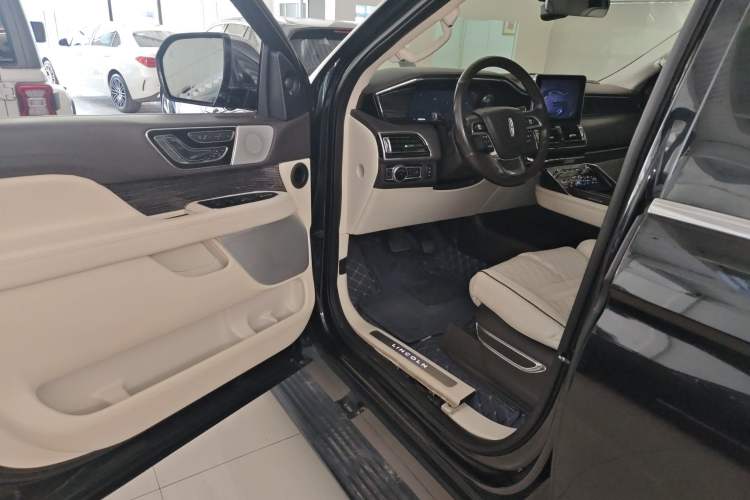 Used Lincoln Navigator 2019 3.5T Presidential Series China VI Standard Driver Seat