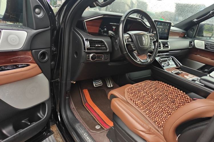 Used Lincoln Navigator  Driver Seat