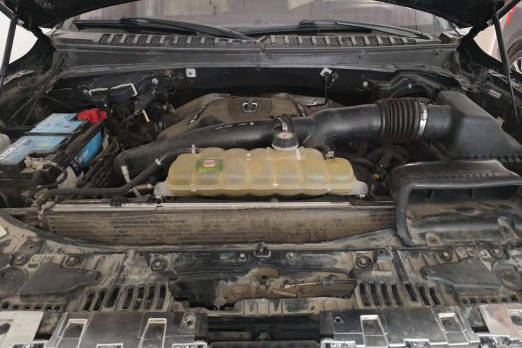 Used Lincoln Navigator 2019 3.5T Presidential Series China VI Standard Engine Bay