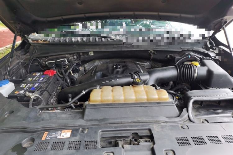 Used Lincoln Navigator 2019 3.5T Prestige Version China VI Standard Engine Bay