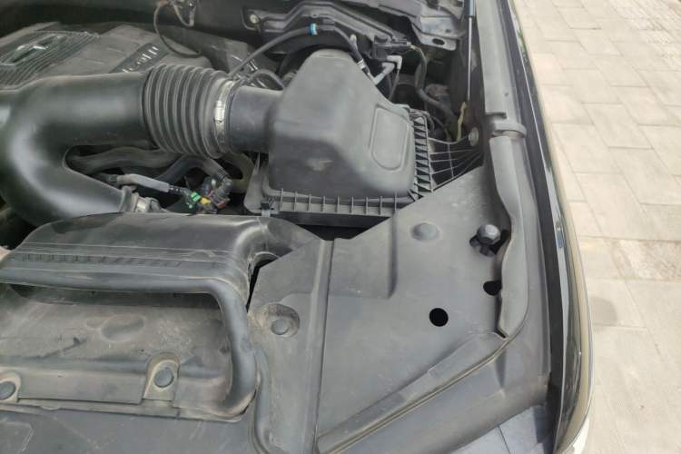 Used Lincoln Navigator 2019 3.5T Prestige Version China VI Standard Engine Bay Left