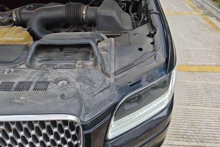 Used Lincoln Navigator 2019 3.5T Presidential Series China VI Standard Engine Bay Left