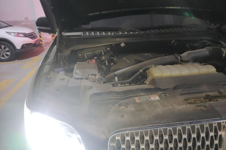 Used Lincoln Navigator 2019 3.5T Prestige Version China VI Standard Engine Bay Right