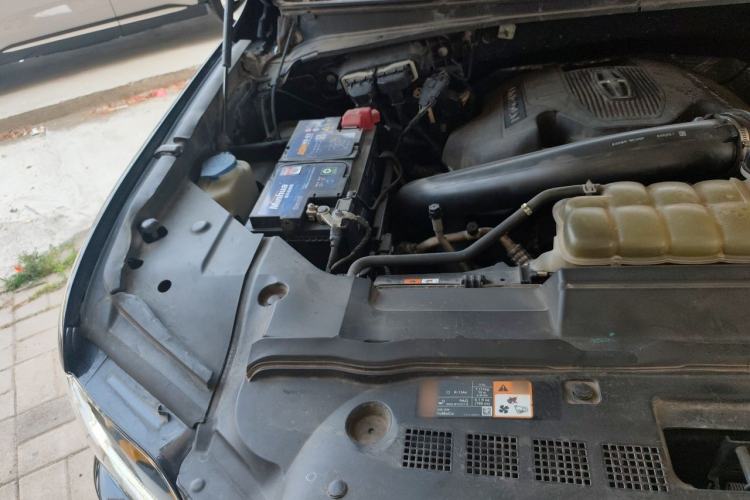 Used Lincoln Navigator 2019 3.5T Presidential Series China VI Standard Engine Bay Right