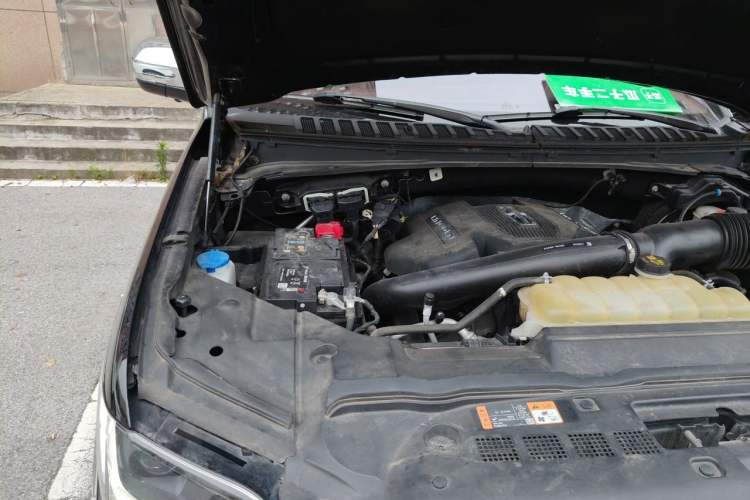 Used Lincoln Navigator 2019 3.5T Presidential Series China VI Standard Engine Bay Right