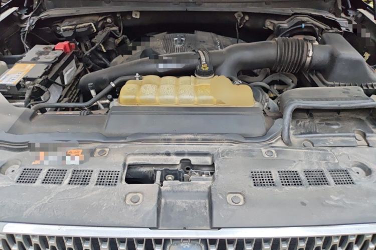 Used Lincoln Navigator 2019 3.5T Presidential Series China VI Standard Engine Bay