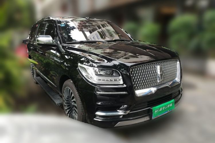 Used Lincoln Navigator 2019 3.5T Presidential Series China VI Standard Front Right 45 Deg