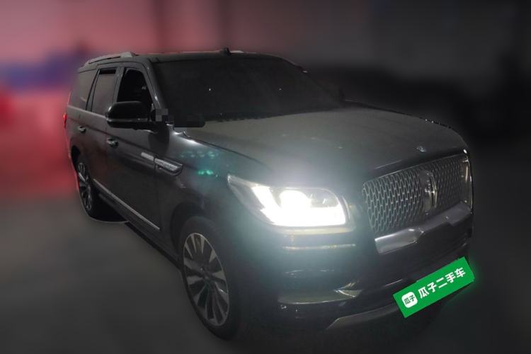 Used Lincoln Navigator 2019 3.5T Prestige Version China VI Standard Front Right 45 Deg