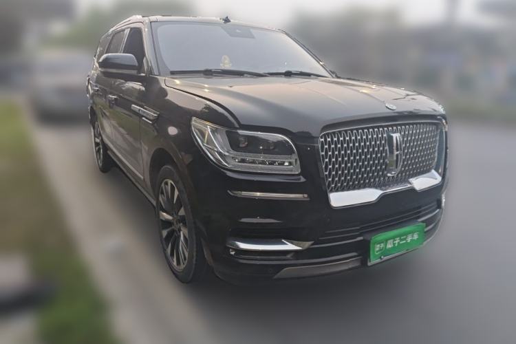 Used Lincoln Navigator 2019 3.5T Prestige Version China VI Standard Front Right 45 Deg