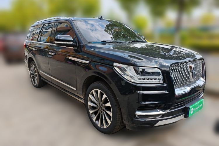 Used Lincoln Navigator 2019 3.5T Prestige Version China VI Standard Front Right 45 Deg