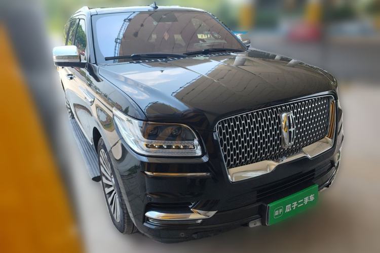 Used Lincoln Navigator 2019 3.5T Presidential Series China VI Standard Front Right 45 Deg