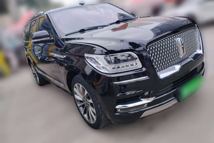 Used Lincoln Navigator 2019 3.5T Prestige Version China VI Standard Front Right 45 Deg