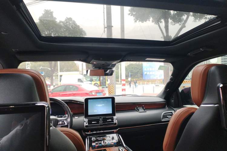 Used Lincoln Navigator 2019 3.5T Prestige Version China VI Standard Headliner