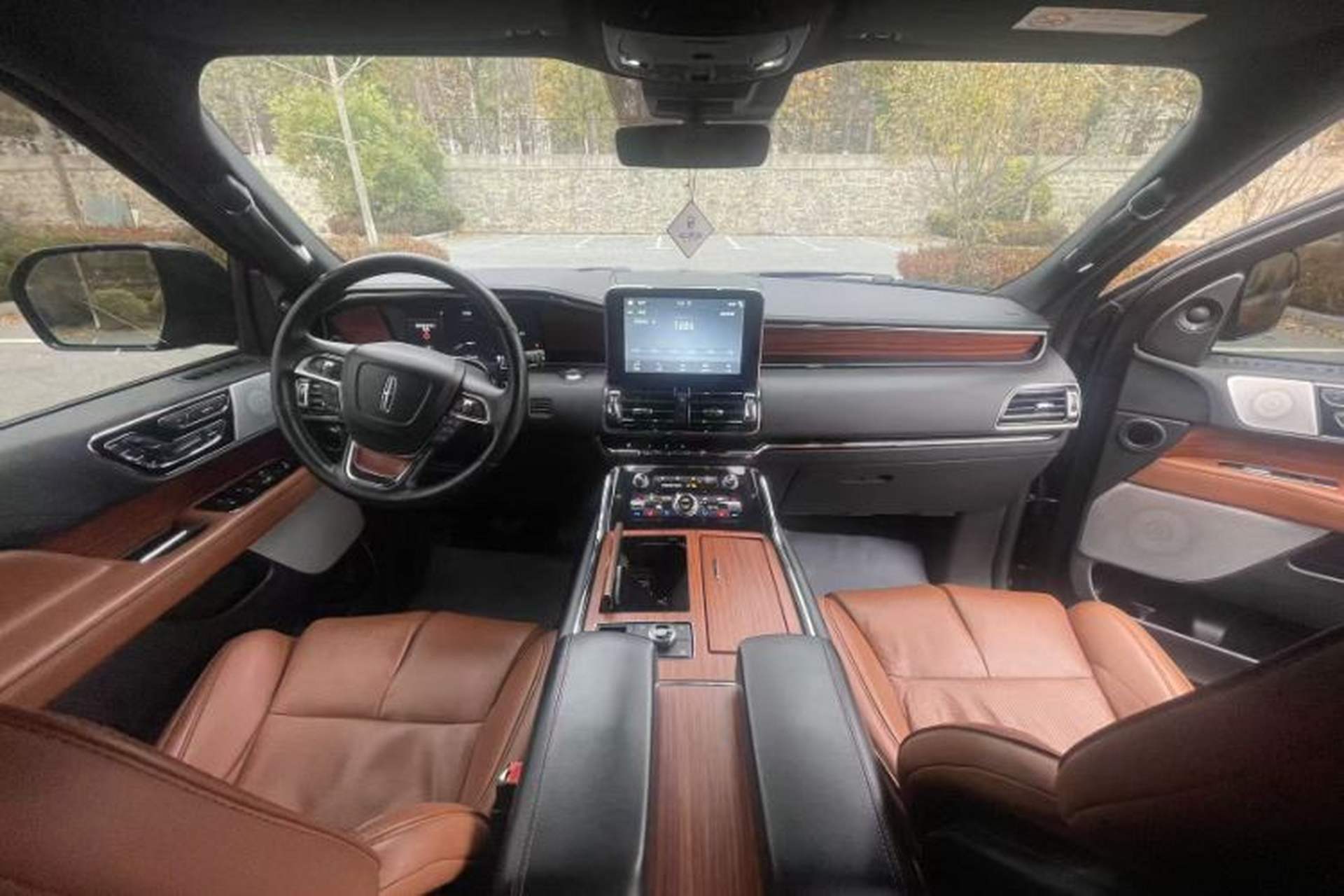 Used Lincoln Navigator 2019 3.5T Prestige Version China VI Standard Interior 1