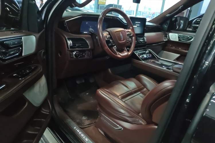 Used Lincoln Navigator 2019 3.5T Presidential Series China VI Standard Interior 2