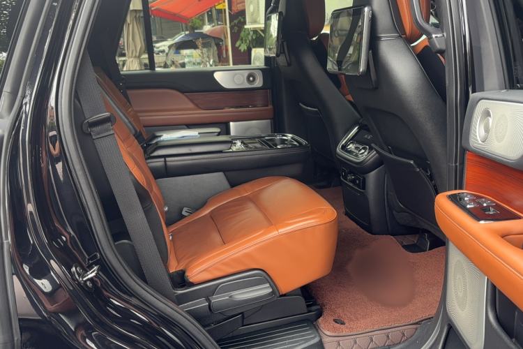 Used Lincoln Navigator 2019 3.5T Prestige Version China VI Standard Interior 2