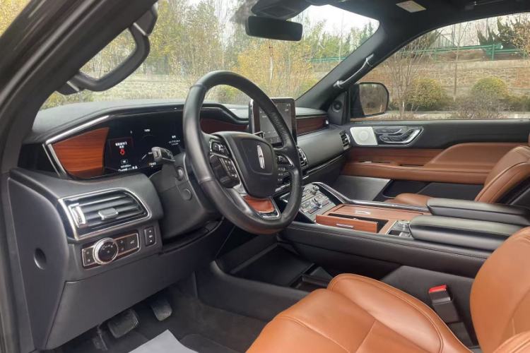 Used Lincoln Navigator 2019 3.5T Prestige Version China VI Standard Interior 3