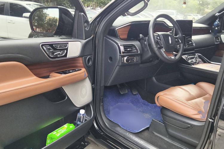 Used Lincoln Navigator 2019 3.5T Prestige Version China VI Standard Interior 3