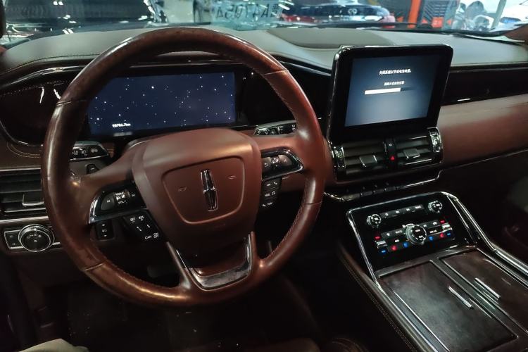 Used Lincoln Navigator 2019 3.5T Presidential Series China VI Standard Interior 3