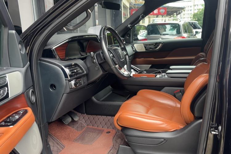 Used Lincoln Navigator 2019 3.5T Prestige Version China VI Standard Interior 4