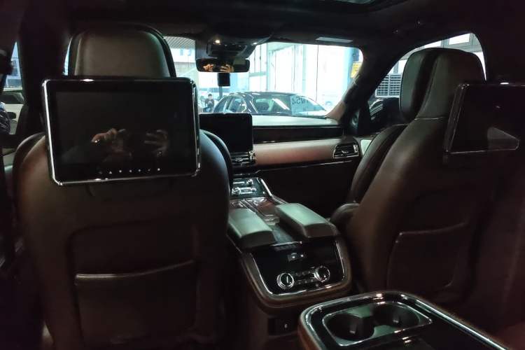 Used Lincoln Navigator 2019 3.5T Presidential Series China VI Standard Interior 6