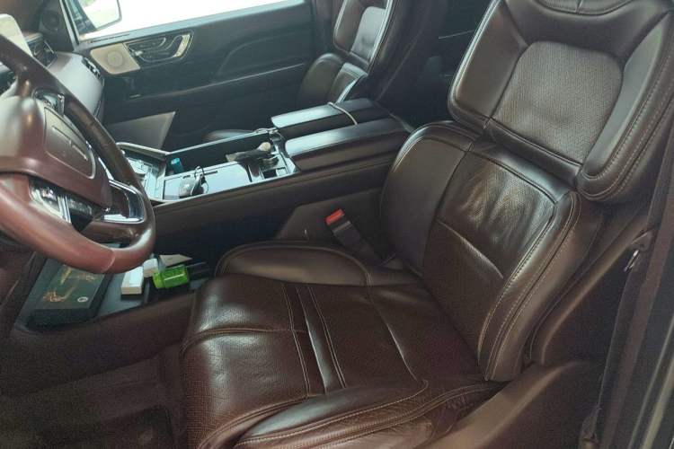Used Lincoln Navigator 2019 3.5T Presidential Series China VI Standard Left Front Seat