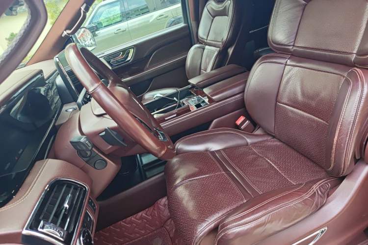 Used Lincoln Navigator 2019 3.5T Presidential Series China VI Standard Left Front Seat