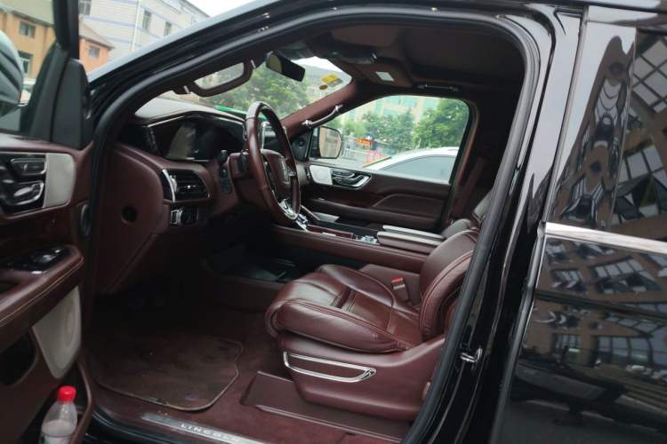 Used Lincoln Navigator 2019 3.5T Presidential Series China VI Standard Left Front Seat