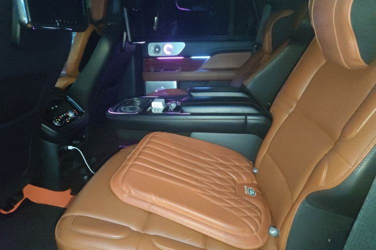 Used Lincoln Navigator 2019 3.5T Prestige Version China VI Standard Left Rear Seat